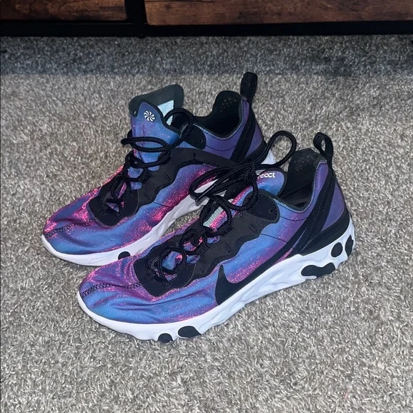 Nike React Multicolor holographic Athletic Shoes 8 - Picture 1 of 7